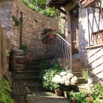 vendita, casa con giardino in centro storico a spello, vicinanze foligno, assisi, perugia