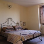 vendita, casa con giardino in centro storico a spello, vicinanze foligno, assisi, perugia